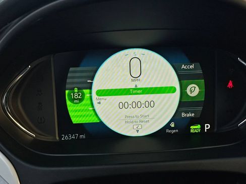 Used 2020 Chevrolet Bolt Premier w/ Infotainment Package FWD image 28