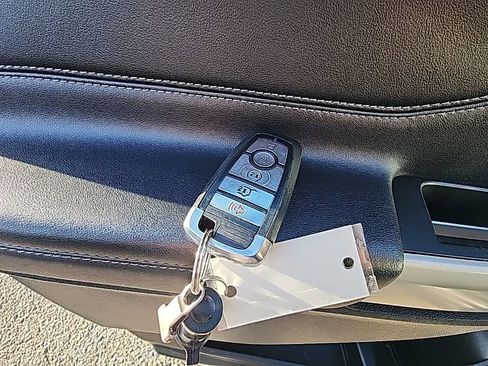 Used 2021 Ford Explorer Limited w/ Hybrid Equipment Group 310A image 27