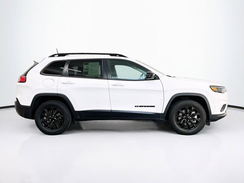 Used 2023 Jeep Cherokee Altitude Lux image 10