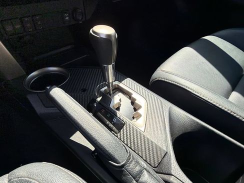 Used 2013 Toyota RAV4 Limited FWD image 29