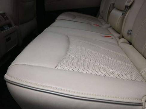 Used 2019 INFINITI QX60 Luxe w/ Essential Package FWD image 16
