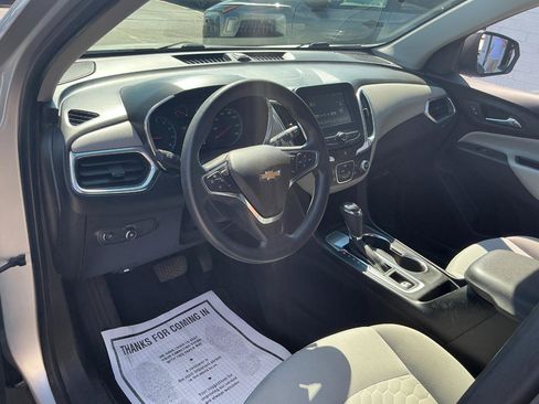 Used 2018 Chevrolet Equinox LS FWD image 9