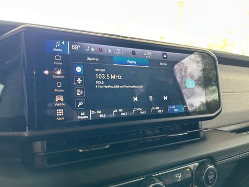 Used 2025 Jeep Wrangler Unlimited Sahara image 7