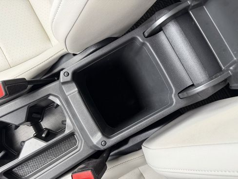 Used 2021 Volkswagen Tiguan SE image 26