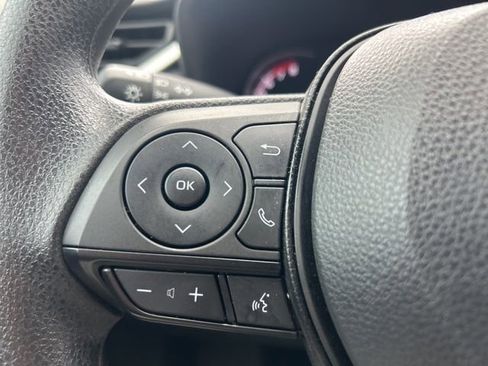 Used 2025 Toyota RAV4 LE image 18