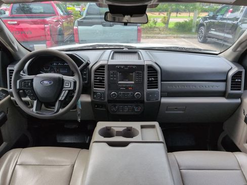 Used 2019 Ford F250 XL w/ Power Equipment Group AWD/4WD image 14