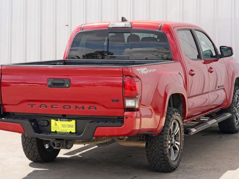 Used 2019 Toyota Tacoma TRD Sport w/ Technology Package image 46