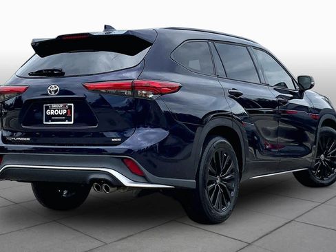 Used 2023 Toyota Highlander XSE FWD image 13