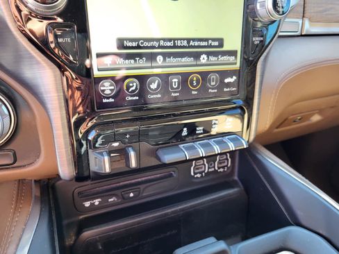 Used 2019 RAM 1500 Laramie Longhorn image 23