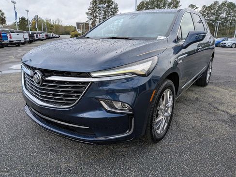 Used 2023 Buick Enclave Essence w/ Experience Buick Package image 8