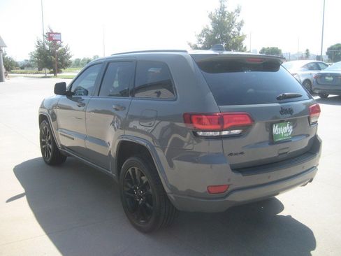 Used 2021 Jeep Grand Cherokee Laredo X AWD/4WD image 5