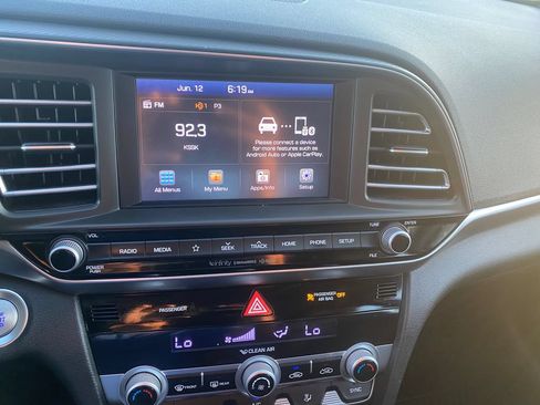 Used 2019 Hyundai Elantra Limited w/ Cargo Package FWD image 16