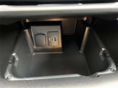 Certified 2025 Ford Explorer ST image 22