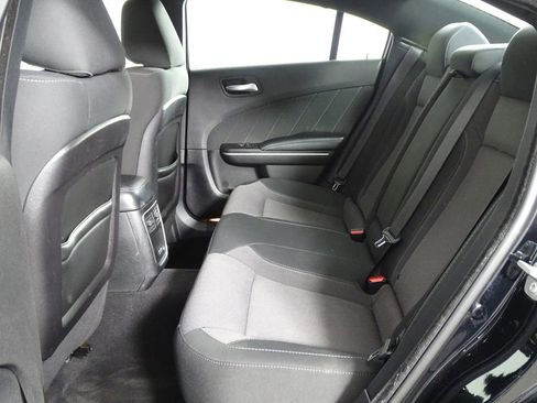 Used 2019 Dodge Charger SXT image 11