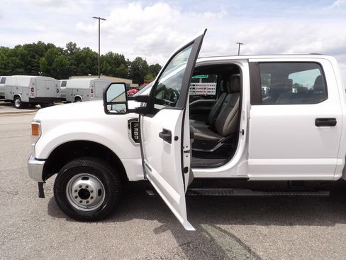 Used 2022 Ford F350 XL w/ Power Equipment Group AWD/4WD image 13
