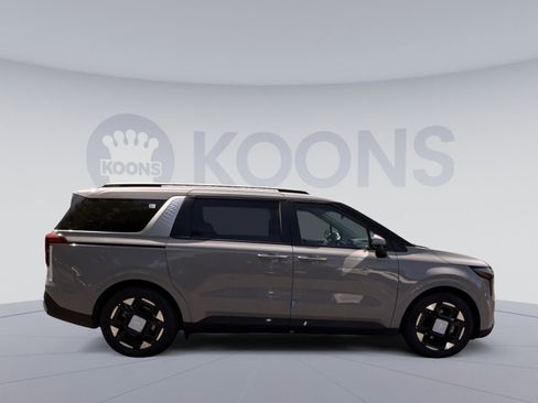 New 2026 Kia Carnival EX FWD image 17