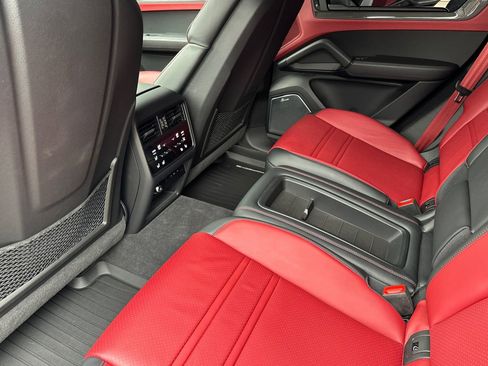 Used 2024 Porsche Cayenne Turbo GT image 15