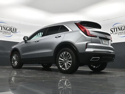 Used 2025 Cadillac XT4 Premium Luxury FWD image 30