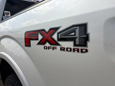 Used 2016 Ford F150 Lariat w/ Equipment Group 502A Luxury AWD/4WD image 5