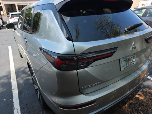 Used 2025 Mitsubishi Outlander SE AWD/4WD image 7