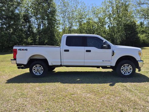 Used 2017 Ford F250 XLT AWD/4WD image 10