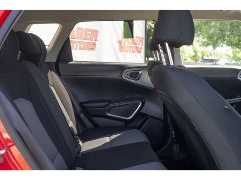 Used 2023 Kia Soul LX FWD image 5