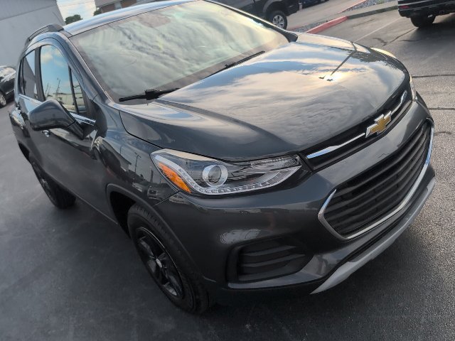 Used 2017 Chevrolet Trax LT w/ LT Convenience Package AWD/4WD image 2