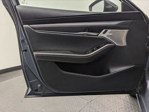Used 2023 MAZDA MAZDA3 s image 13