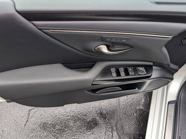 Used 2022 Lexus ES 350 w/ Premium Package FWD image 12