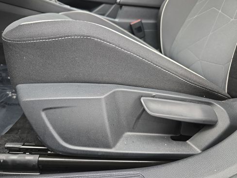 Certified 2025 Volkswagen Jetta Sport image 28