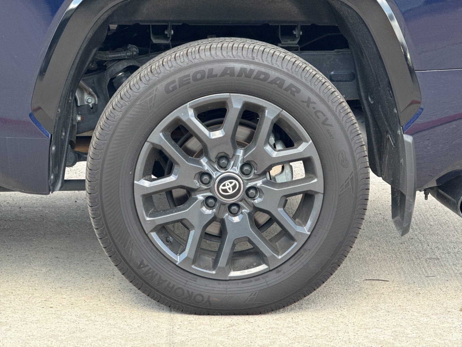 New 2025 Toyota Tundra Platinum AWD/4WD image 31