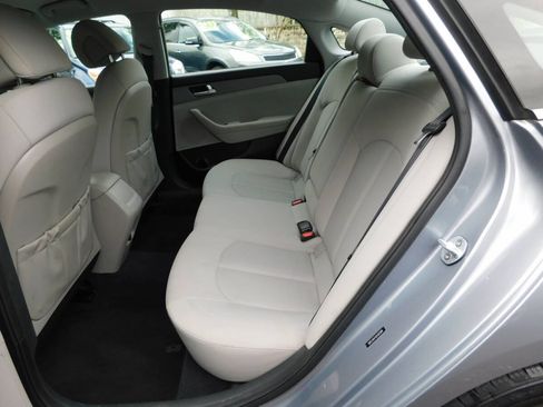 Used 2016 Hyundai Sonata SE FWD image 5