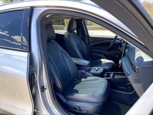 Used 2021 Ford Mustang Mach-E Premium AWD/4WD image 11