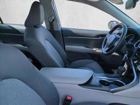 Used 2022 Toyota Camry LE FWD image 19
