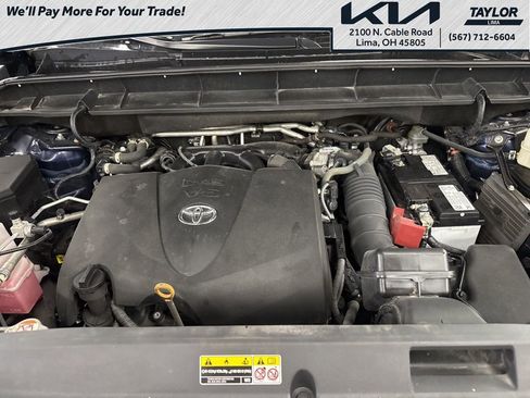 Used 2022 Toyota Highlander XLE image 11