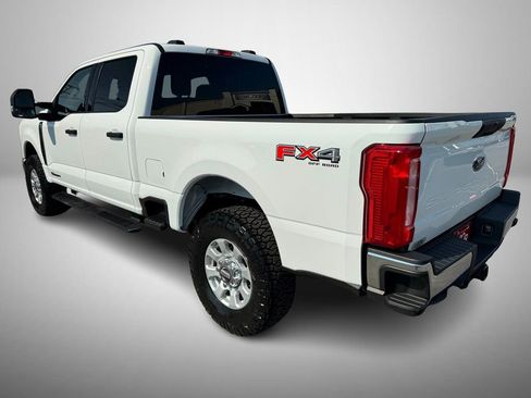 Used 2024 Ford F250 XLT w/ FX4 Off-Road Package AWD/4WD image 4