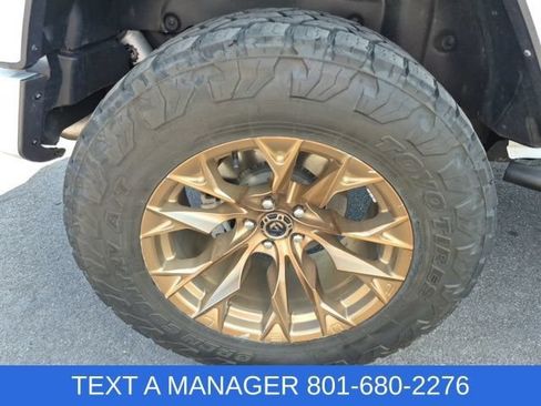 Used 2022 Jeep Wrangler Unlimited Sahara AWD/4WD image 8