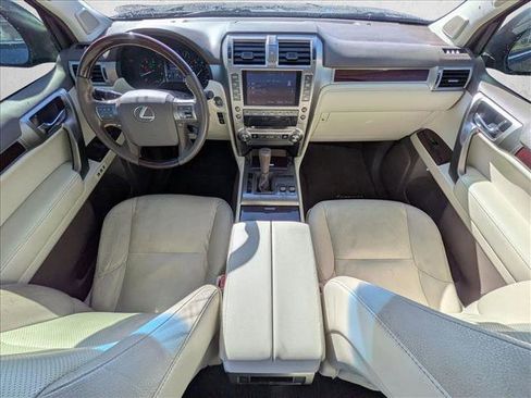 Used 2018 Lexus GX 460 image 17
