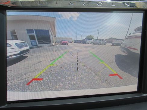 Used 2020 Lincoln Continental w/ Premium Package image 17