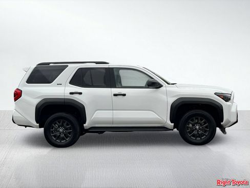 Certified 2025 Toyota 4Runner SR5 AWD/4WD image 8