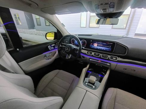 Used 2024 Mercedes-Benz GLS 580 4MATIC image 42