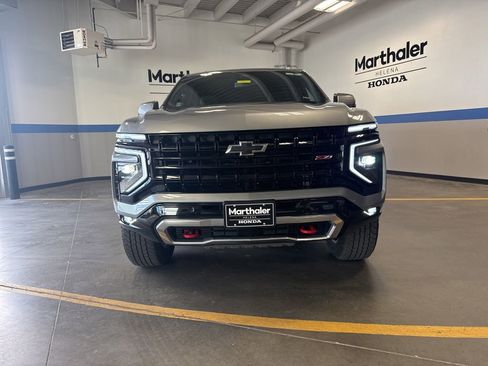 Used 2025 Chevrolet Suburban Z71 AWD/4WD image 6