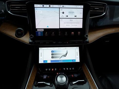 Used 2022 Jeep Grand Wagoneer Series III w/ Rear Seat Video Group 1 image 20