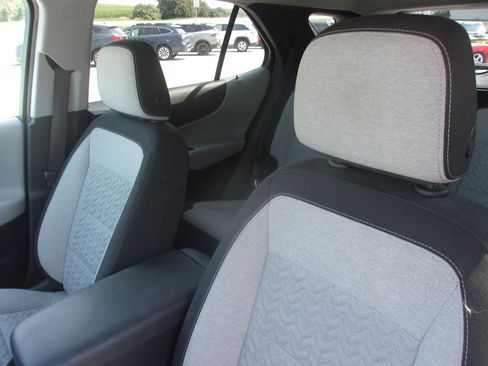 Used 2023 Chevrolet Equinox LT AWD/4WD image 11