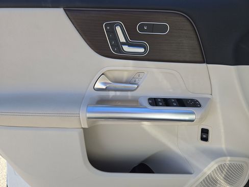 Used 2025 Mercedes-Benz GLA 250 image 15