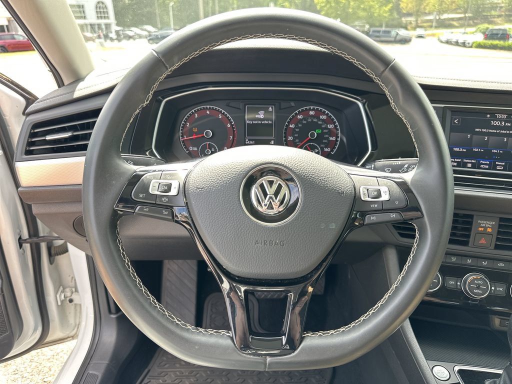 Used 2021 Volkswagen Jetta SE FWD image 12