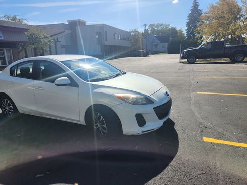 Used 2013 MAZDA MAZDA3 i SV w/ Convenience Pkg image 11