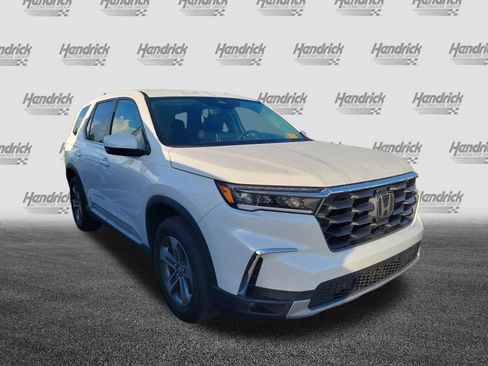 Used 2025 Honda Pilot EX-L image 2
