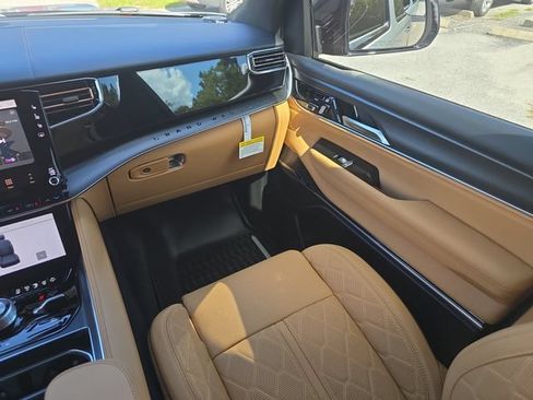 New 2026 Jeep Grand Wagoneer Summit AWD/4WD image 12