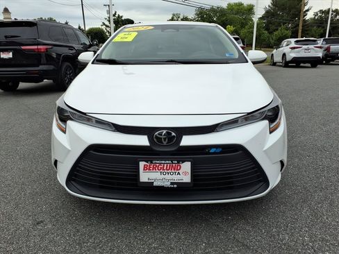 Used 2024 Toyota Corolla LE FWD image 8